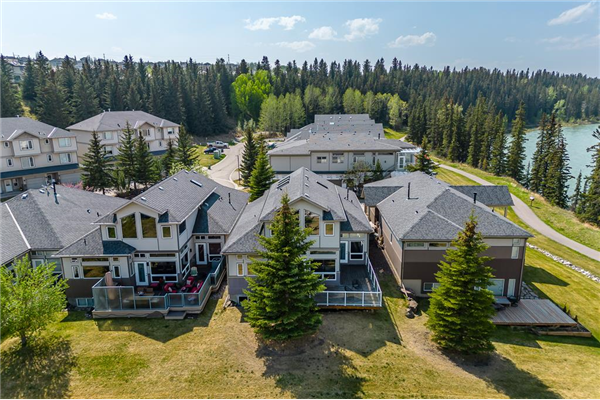 102 Crawford Drive, Cochrane