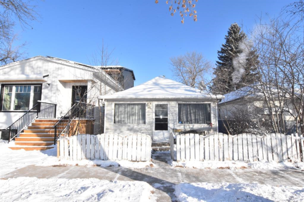 242 18 Avenue NW, Calgary