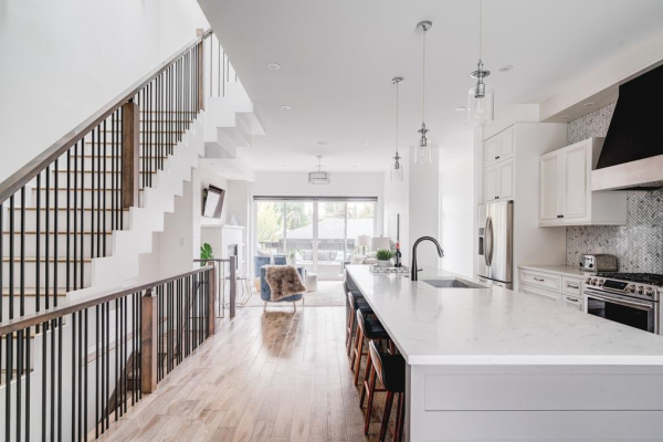 1744 37 Avenue SW, Calgary