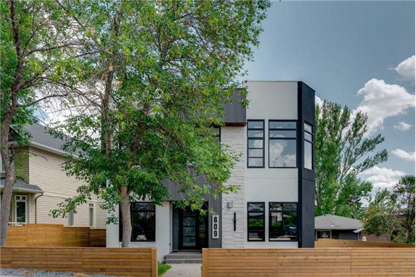 809 Drury Avenue NE, Calgary