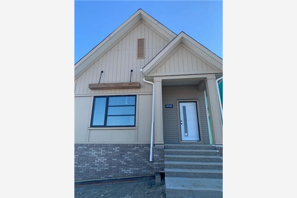 812 Reynolds Manor SW, Airdrie