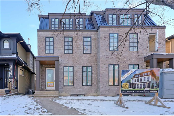 2043 47 Avenue SW, Calgary