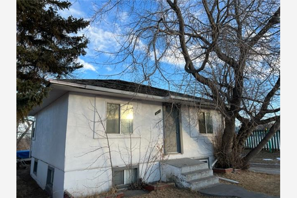 3714 Centre Street NE, Calgary