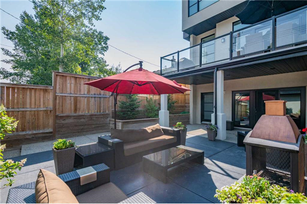 1942 28 Avenue SW, Calgary