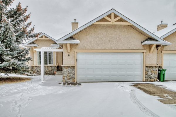 220 Bow Ridge Court, Cochrane
