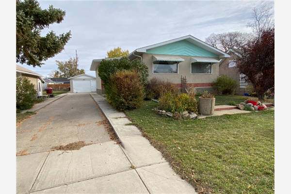 218 8th Street, Beiseker
