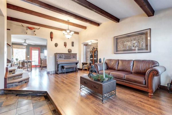 230 Shawinigan Court SW, Calgary