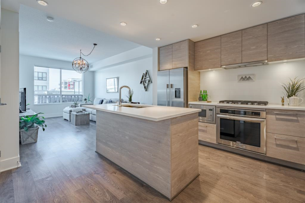 38 9 Street NE, Calgary