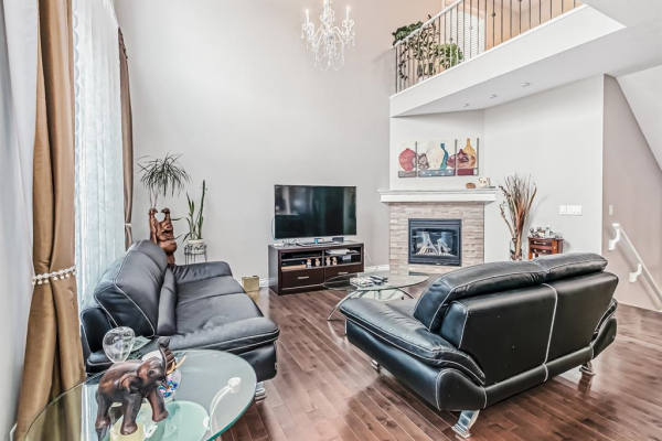 22 Sherwood Street NW, Calgary