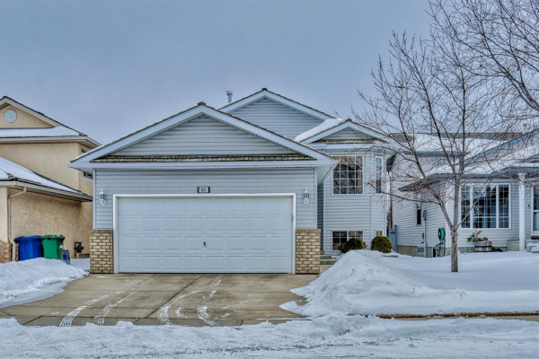 60 Woodside Crescent NW, Airdrie