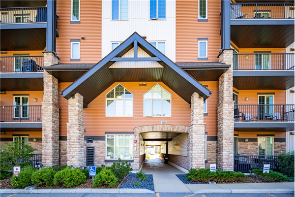 15 Sunset Square, Cochrane