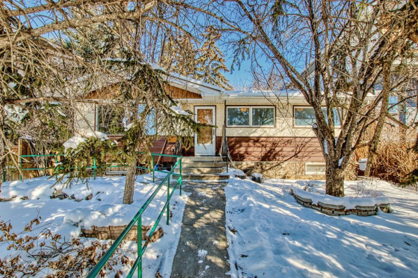 4712 22 Avenue NW, Calgary