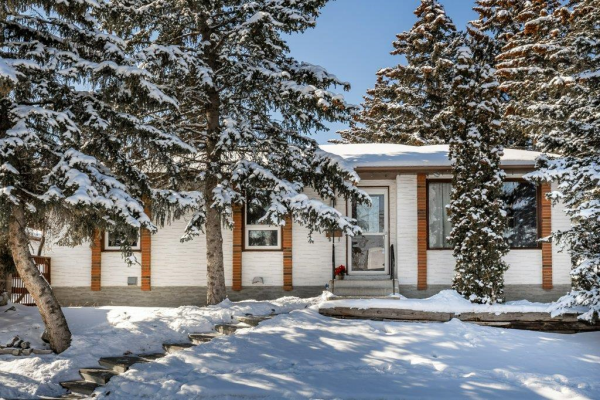 7715 Hunterquay Road NW, Calgary