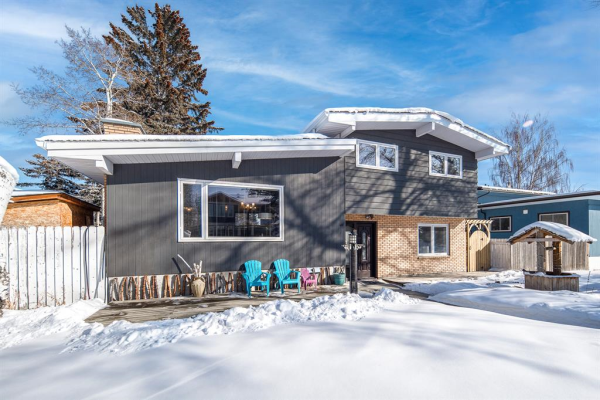 24 Gissing Drive SW, Calgary