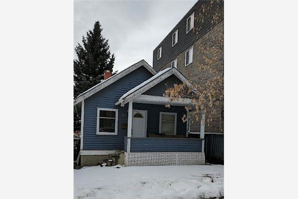 423 2 Avenue NE, Calgary