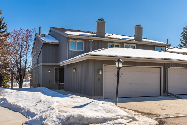 1901 Varsity Estates Drive NW, Calgary