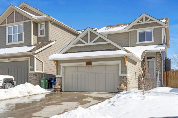38 Heritage Landing, Cochrane