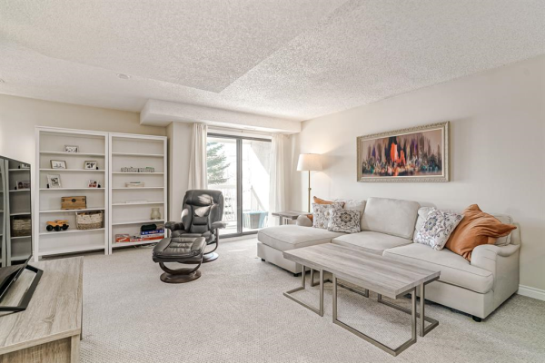 3015 51 Street SW, Calgary