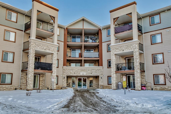505 Railway Street W, Cochrane