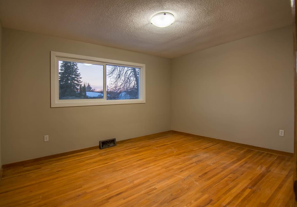 Listing A2033010 - Large Photo # 10