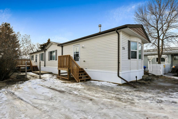 211 Homestead Close, High River