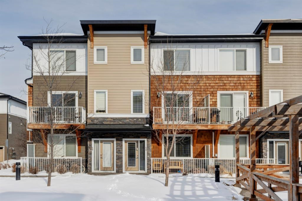 111 Rainbow Falls Gate, Chestermere