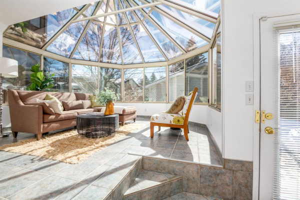229 11 Avenue NE, Calgary