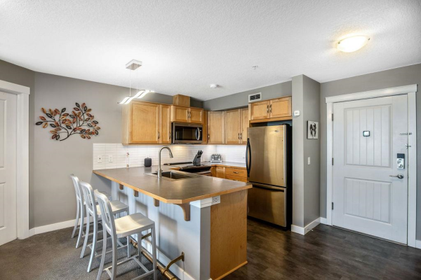 8200 4 Street NE, Calgary