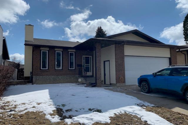 17 Rundle Crescent SE, Medicine Hat