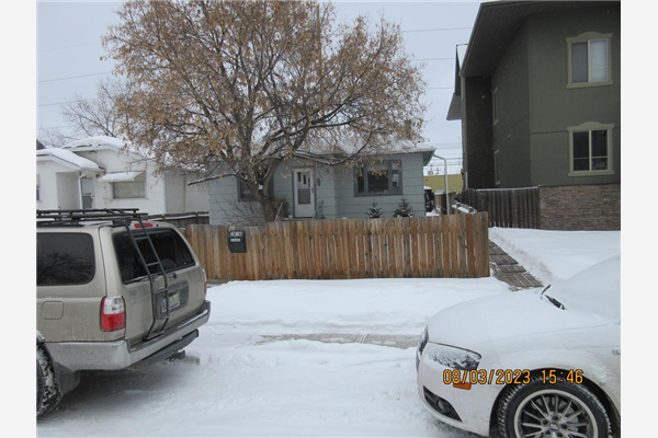 2016-2022 1 Street NW, Calgary