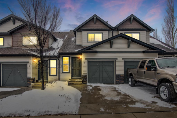 105 Drake Landing Common, Okotoks