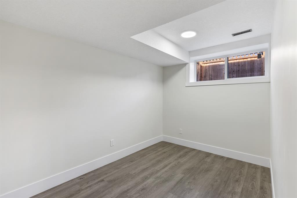 Listing A2035879 - Large Photo # 21