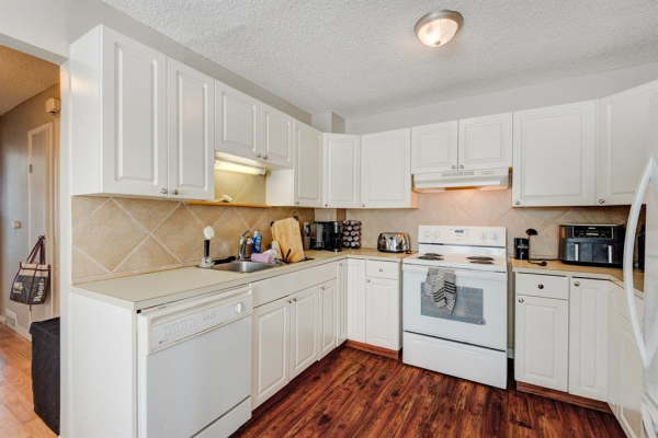 2019 43 Street SE, Calgary