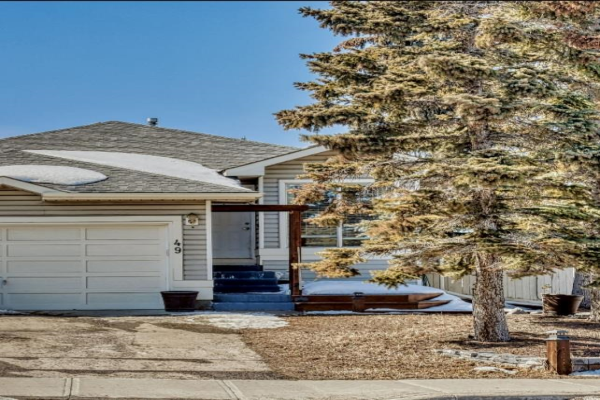49 Sunlake Road SE, Calgary