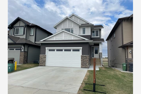 15 Lakewood Mews, Strathmore