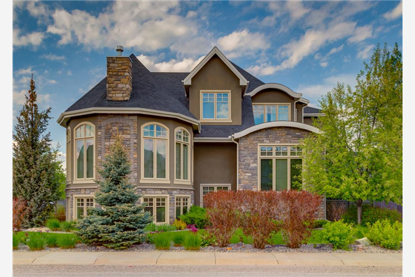 128 Wentworth Lane SW, Calgary