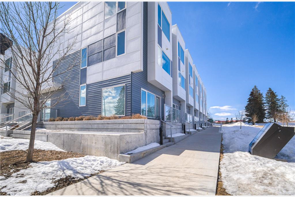 20 Brentwood Common NW, Calgary