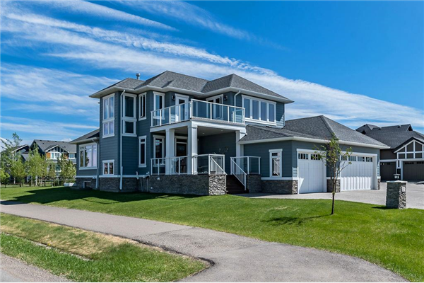 2 Cimarron Estates Manor, Okotoks