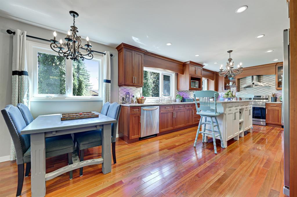 Listing A2042884 - Large Photo # 3
