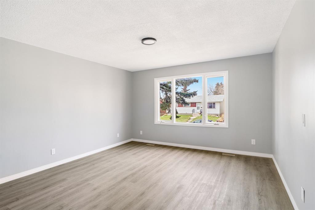 Listing A2043012 - Large Photo # 12