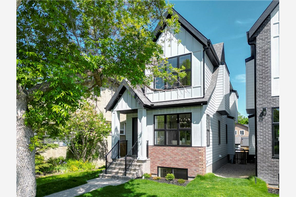 2910 5 Avenue NW, Calgary