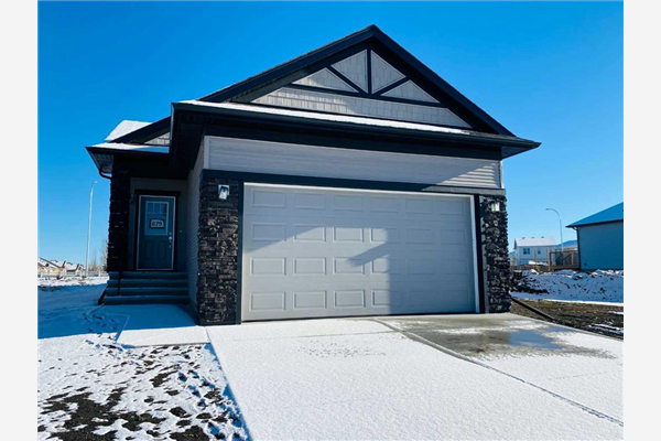 879 Hampshire Crescent NE, High River