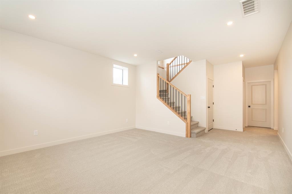 Listing A2043666 - Large Photo # 17