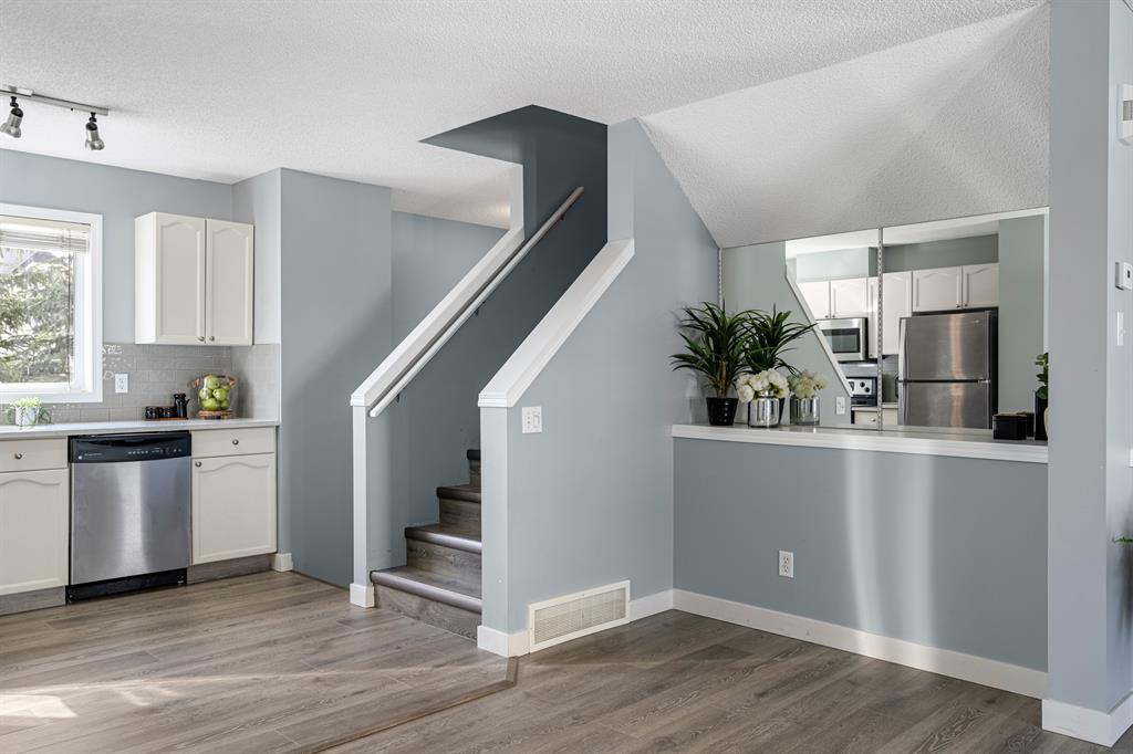 Listing A2044419 - Large Photo # 2