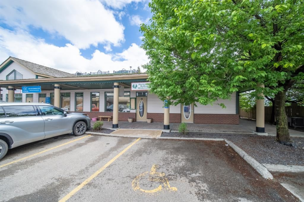 205 First Street E, Cochrane
