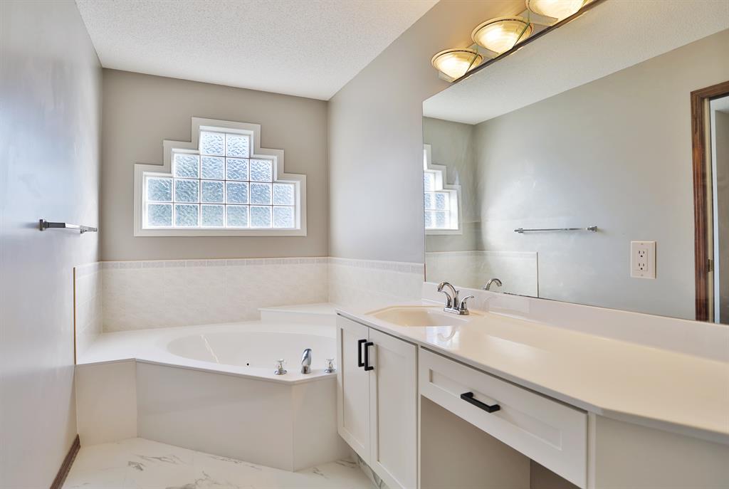 Listing A2044795 - Large Photo # 20