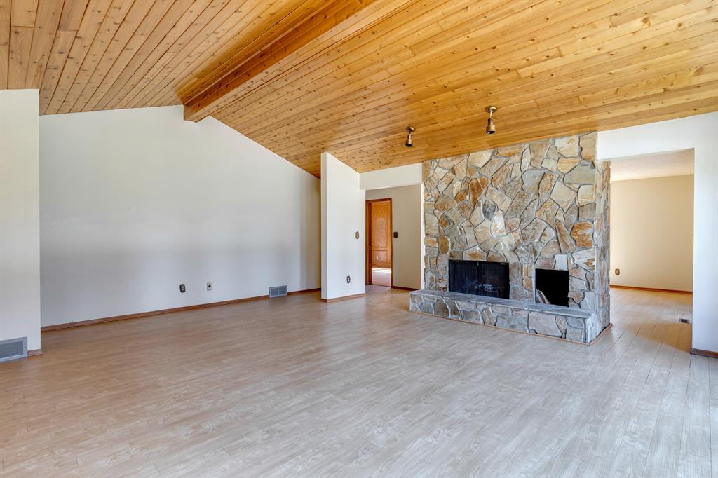 Listing A2044908 - Large Photo # 8