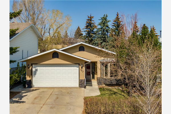 747 Strathcona Drive SW, Calgary