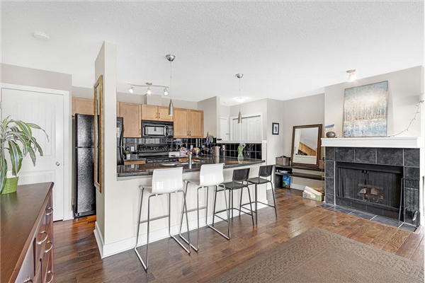 207 Village Terrace SW, Calgary