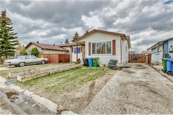 195 Whitaker Close NE, Calgary